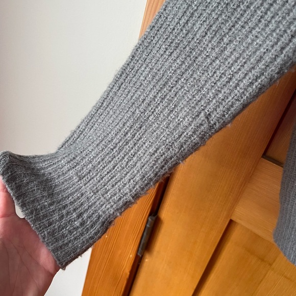 John and Jenn Eucalyptus Cardi - Picture 5 of 6